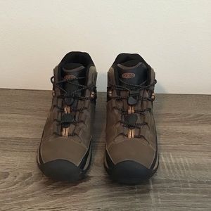 Keen Targhee Youth Waterproof Mid Hiking/Walking Brown Leather Shoes Size 6